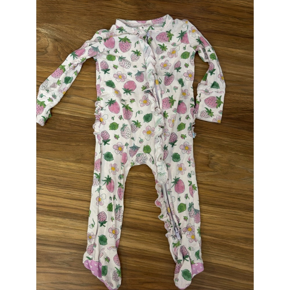 Posh Peanut 3-6 Months Baby Girls Strawberries Ruffle Bum Footed Sleeper Pajamas